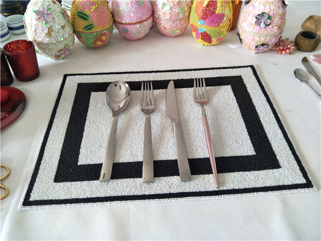 Factory Direct Selling Processing and Custom Beaded placemat Hand-Made Cup Matdishes Disc Pad Dinner Flag Table Mat Tea Table Mat
