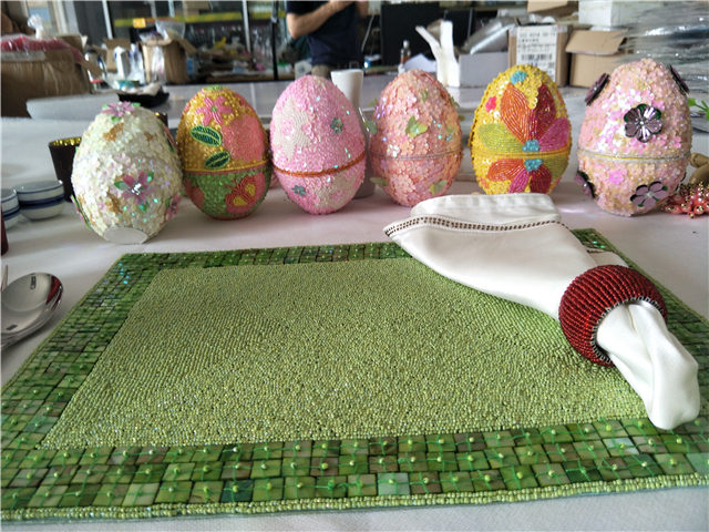 Factory Direct Selling Processing and Custom Beaded placemat Hand-Made Cup Matdishes Disc Pad Dinner Flag Table Mat Tea Table Mat