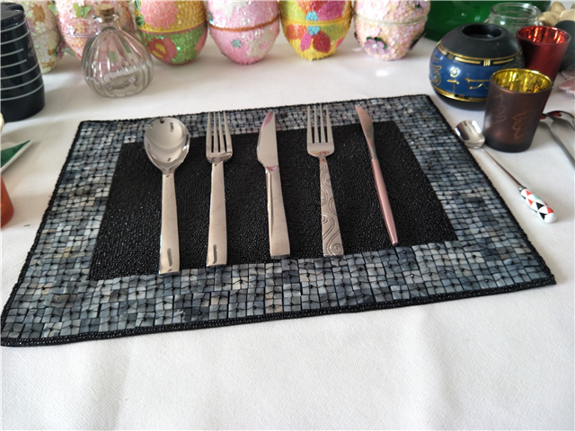 Factory Direct Selling Processing and Custom Beaded placemat Hand-Made Cup Matdishes Disc Pad Dinner Flag Table Mat Tea Table Mat