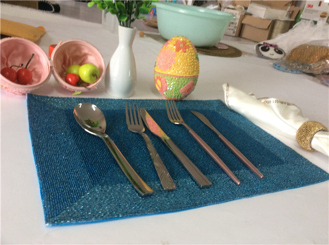 Factory Direct Selling Processing and Custom Beaded placemat Hand-Made Cup Matdishes Disc Pad Dinner Flag Table Mat Tea Table Mat