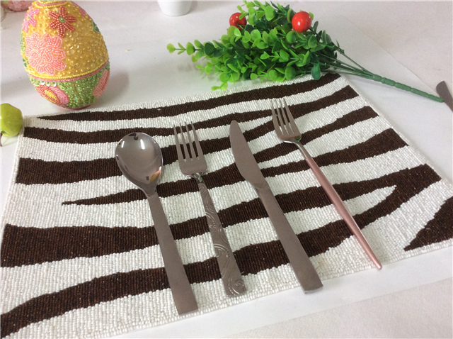 Factory Direct Selling Processing and Custom Beaded placemat Hand-Made Cup Matdishes Disc Pad Dinner Flag Table Mat Tea Table Mat