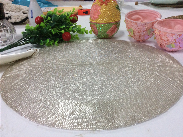 Factory Direct Selling Processing and Custom Beaded placemat Hand-Made Cup Matdishes Disc Pad Dinner Flag Table Mat Tea Table Mat
