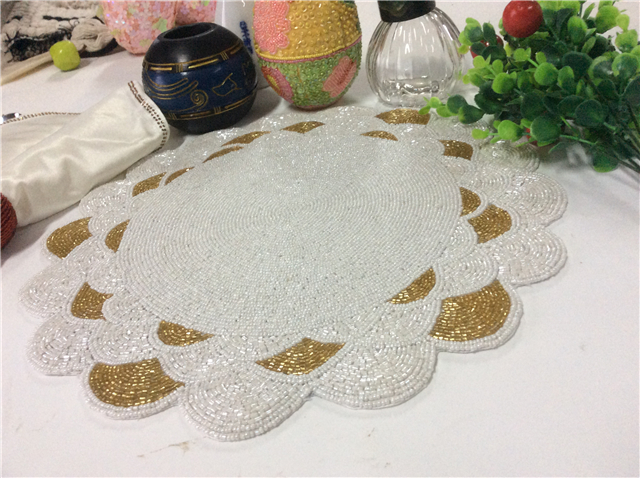 Factory Direct Selling Processing and Custom Beaded placemat Hand-Made Cup Matdishes Disc Pad Dinner Flag Table Mat Tea Table Mat